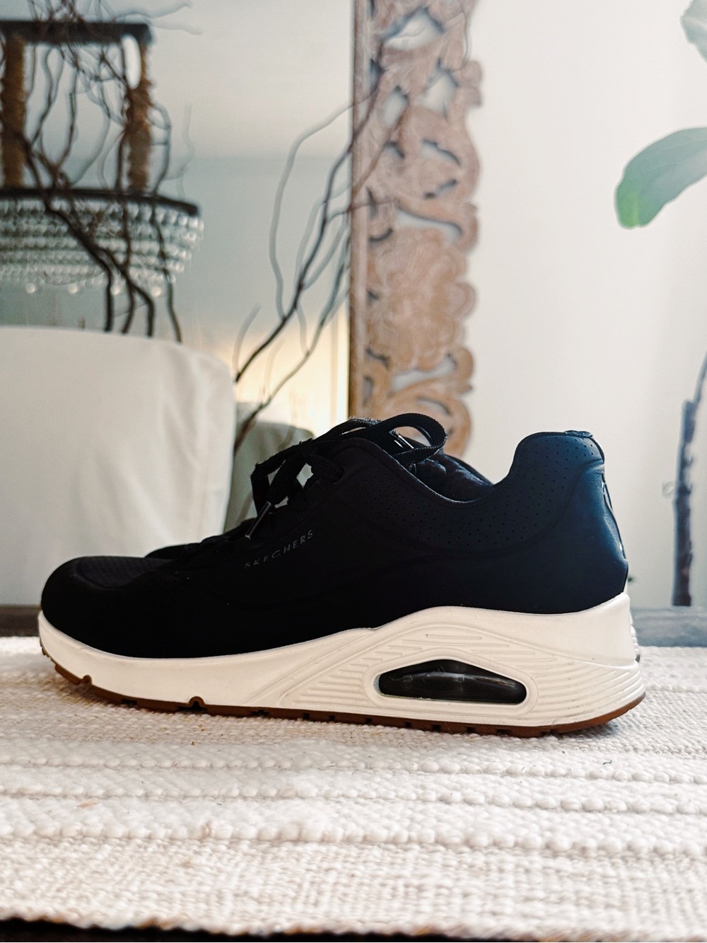 WOMEN’S SKETCHERS UNO STAND ON AIR SNEAKERS 🖤